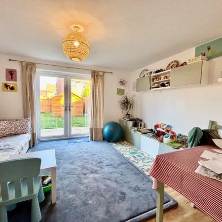 Drooper Drive, Stratford-upon-Avon, CV37 - Photo 1