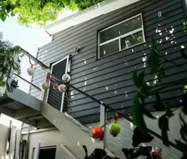 Standalone Apartment with Own Street Entrance, Courtyard & Secure P... - Photo 3