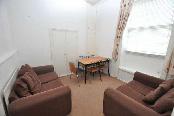 4 bedroom terraced house to rent - Photo 1