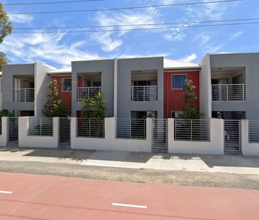 SPACIOUS 1 BEDROOM APARTMENT - Photo 5