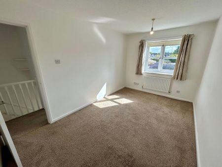 Anglesey Close - Photo 3