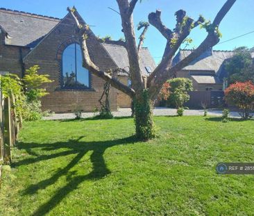 4 bedroom semi-detached house to rent - Photo 5