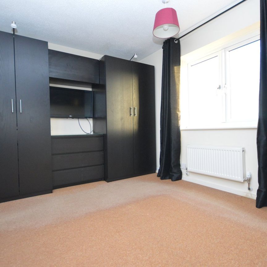 2 bedroom semi-detached house - Photo 1