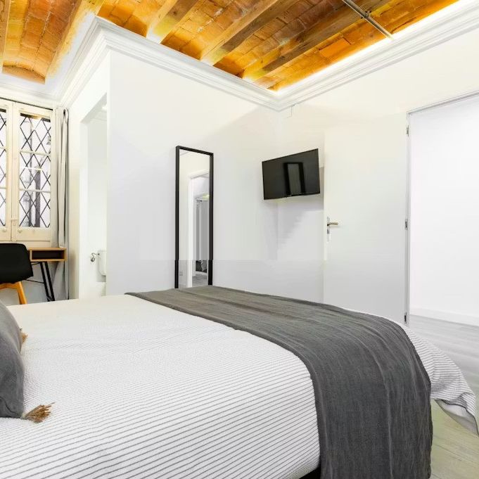 Carrer dAragó, Barcelona, Catalonia 08007 - Photo 1