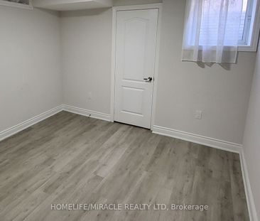 Detached Home For Lease | W8116310 - Photo 2