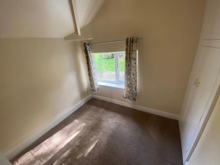 2 bedroom end of terrace house to rent - Photo 3