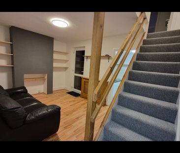 3 Bed Terraced House, Wilson Road, RG30 - Photo 3