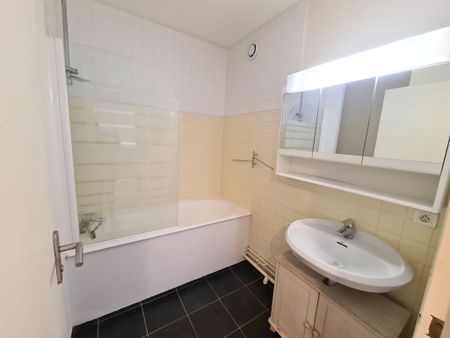 Appartement F1 Meublé / Parking extérieur - Photo 5