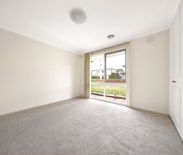 13 Nepean Ave, Hampton East VIC 3188 - House For Rent | Domain - Photo 1