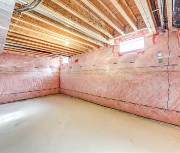 For Lease - 25 Jim Mortson Drive, East Gwillimbury, Ontario - Photo 5