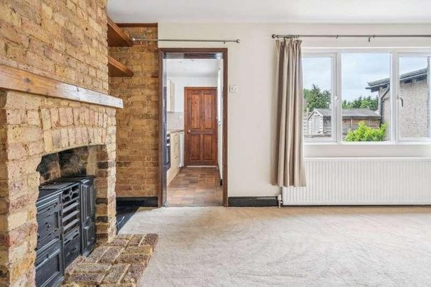 Oxford Road, Gerrards Cross, SL9 - Photo 1