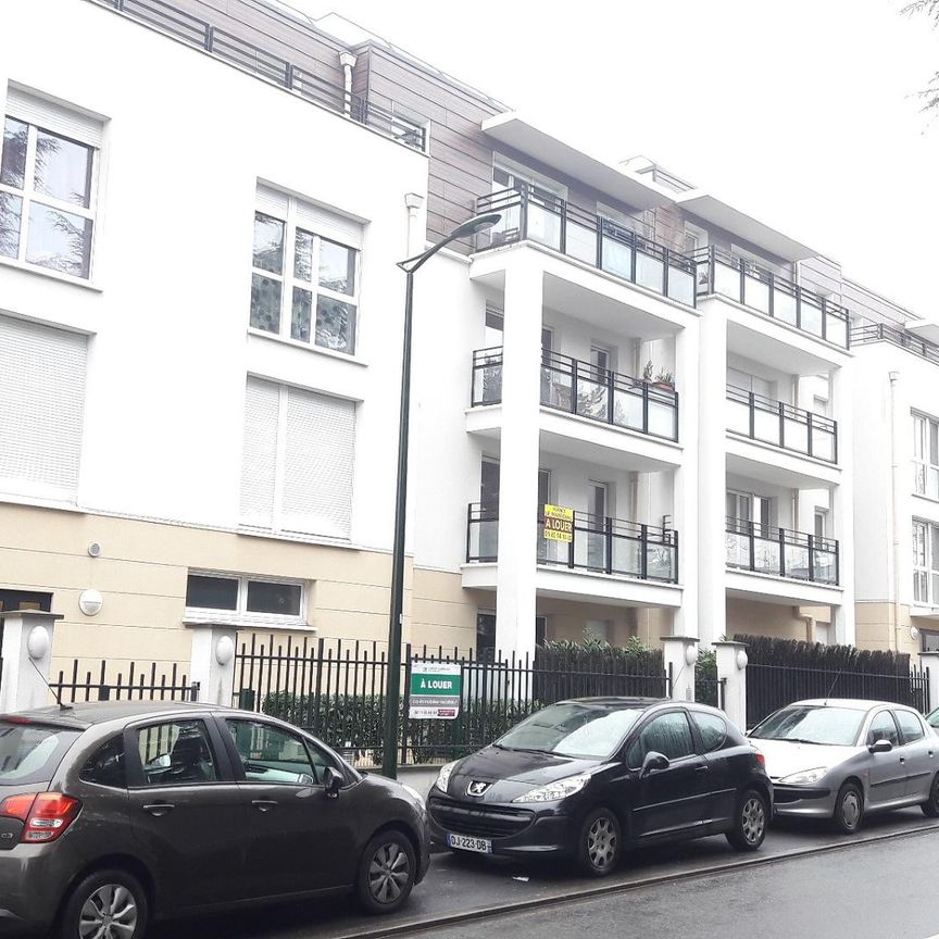 location Appartement F2 DE 46.55m² À PALAISEAU - Photo 1