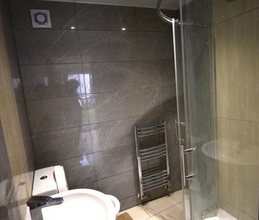 Two bedroom Annex property ideal for student couples- £1600 inclusive - Photo 4