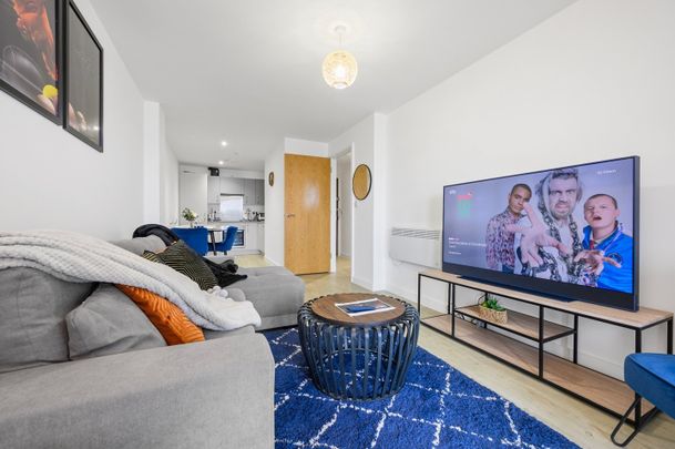 1 Bed Flat, Furness Quay, M50 - Photo 1