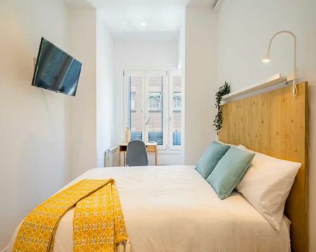 Calle de Alburquerque, Madrid, Community of Madrid 28010 - Photo 4