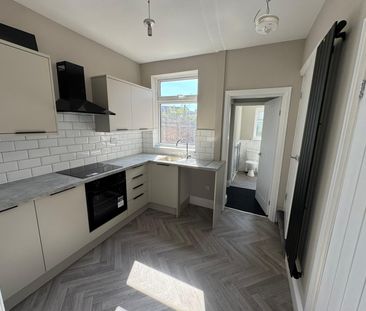 Newly Renovated 2-Bed Terrace in Hoyland – Perfect for Long-Term Let! - Photo 2