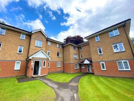 Masefield Gardens, Crowthorne, Berkshire, RG45 - Photo 2