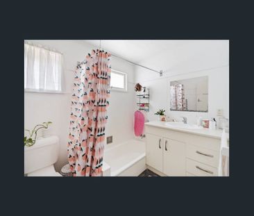 In The Heart of Windsor - Photo 4