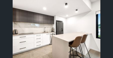 FURNISHED APARTMENT IN NEW RENOVARE COMPLEX! - Photo 5