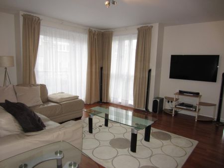3 bedroom flat to rent - Photo 3
