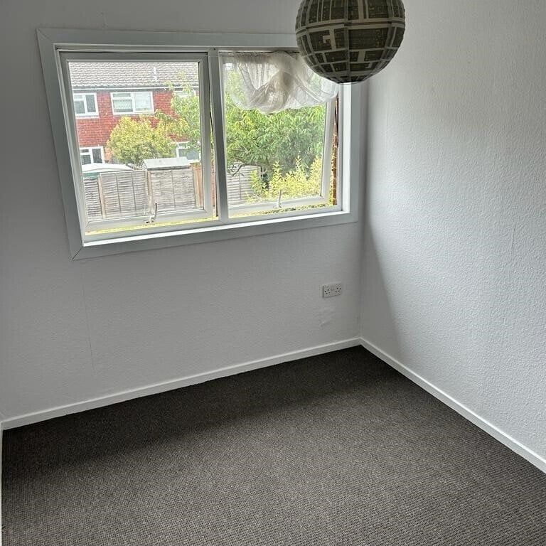 Mortlake Close - Photo 1