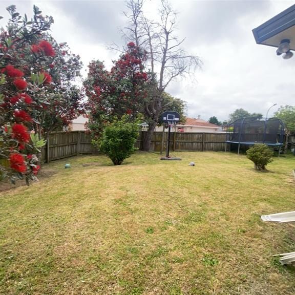 FLAT BUSH, 4 BEDROOMS - Photo 1