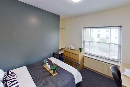 5 bedroom townhouse to rent - Photo 4