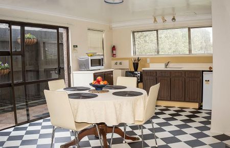 Tidy Accommodation - Photo 2