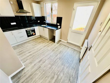 3 bedroom terraced house to rent - Photo 5