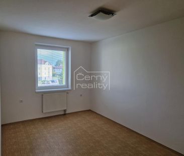 Pronájem bytu 2+1 55 m2 - Fotografie 4