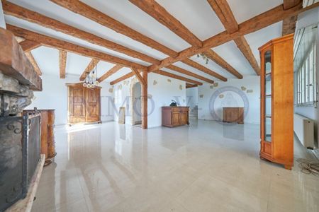 SPACIEUSE AVEC JARDIN, PISCINE ET VUE LAC - Foto 4