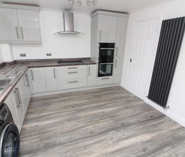 3 Bedroom Mid Terraced House - Photo 4