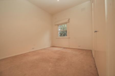 The ultimate in family living with a pool - Photo 4