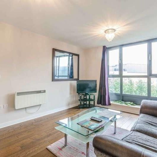 Hallsville Road, Royal Docks, E16 - Photo 1