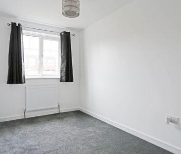 Price £2,500 pcm - Available Now - Part Furnished - Photo 4