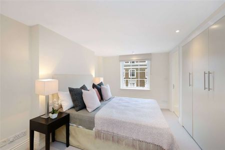 A modern three bedroom apartment ideally located near the amenities of Oxford Street. - Photo 5