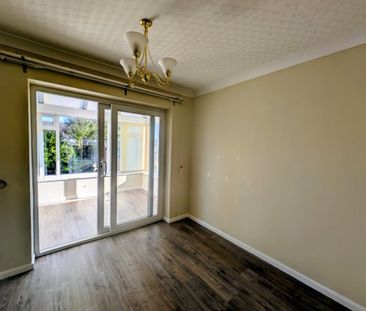 2 bedroom bungalow to rent - Photo 2