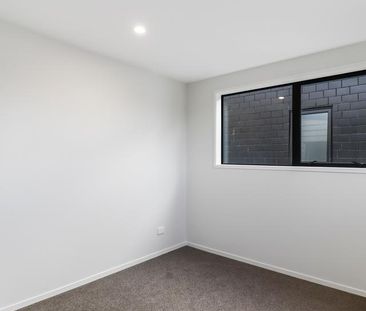 Townhouse in a convenient location! - Photo 6