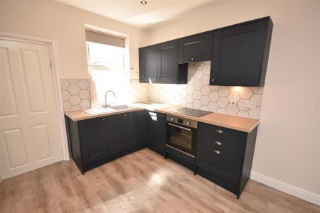 2 bedroom terraced house to rent - Photo 5