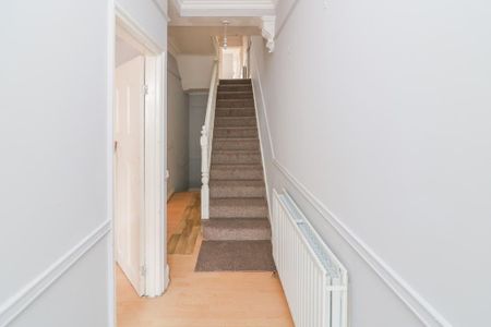 4 bedroom terraced house to rent - Photo 4