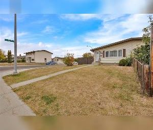 4 Bed 2 Bath Duplex North Edmonton For Rent - Photo 3