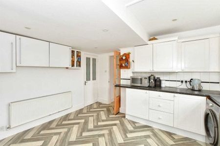 Town centre 1 bedroom house to rent - Photo 3