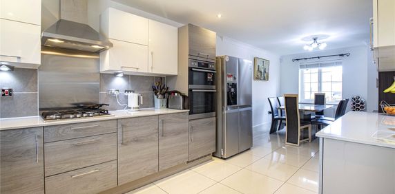 Collins Drive, Reading Collins Drive, Reading - Photo 2