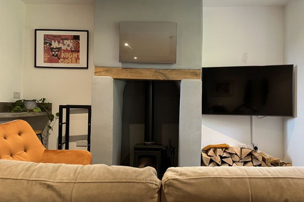 2 bed terraced house to rent in Torrington Place, Kenton, EX6 - Photo 1