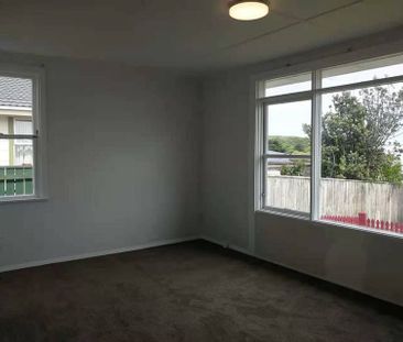 3 BdRoom Titahi Bay house with sun and oceanview - Photo 3