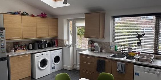 4 bedroom terraced house to rent - Photo 3