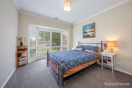 Charming Family Home in Sunbury - Photo 4