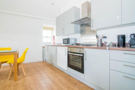 2 bedroom flat to rent - Photo 4