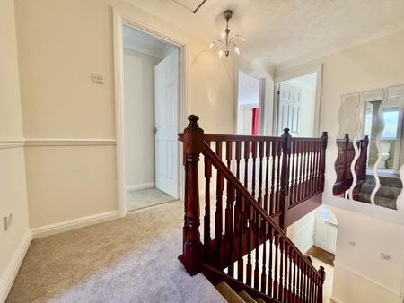 4 bedroom detached house to rent - Photo 4