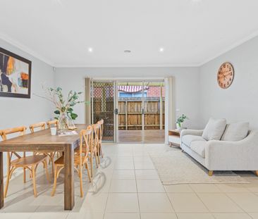 Large Family Home in Perfect Location! - Photo 6